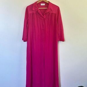 Vintage Vanity Fair Women's Pink Robe - Small